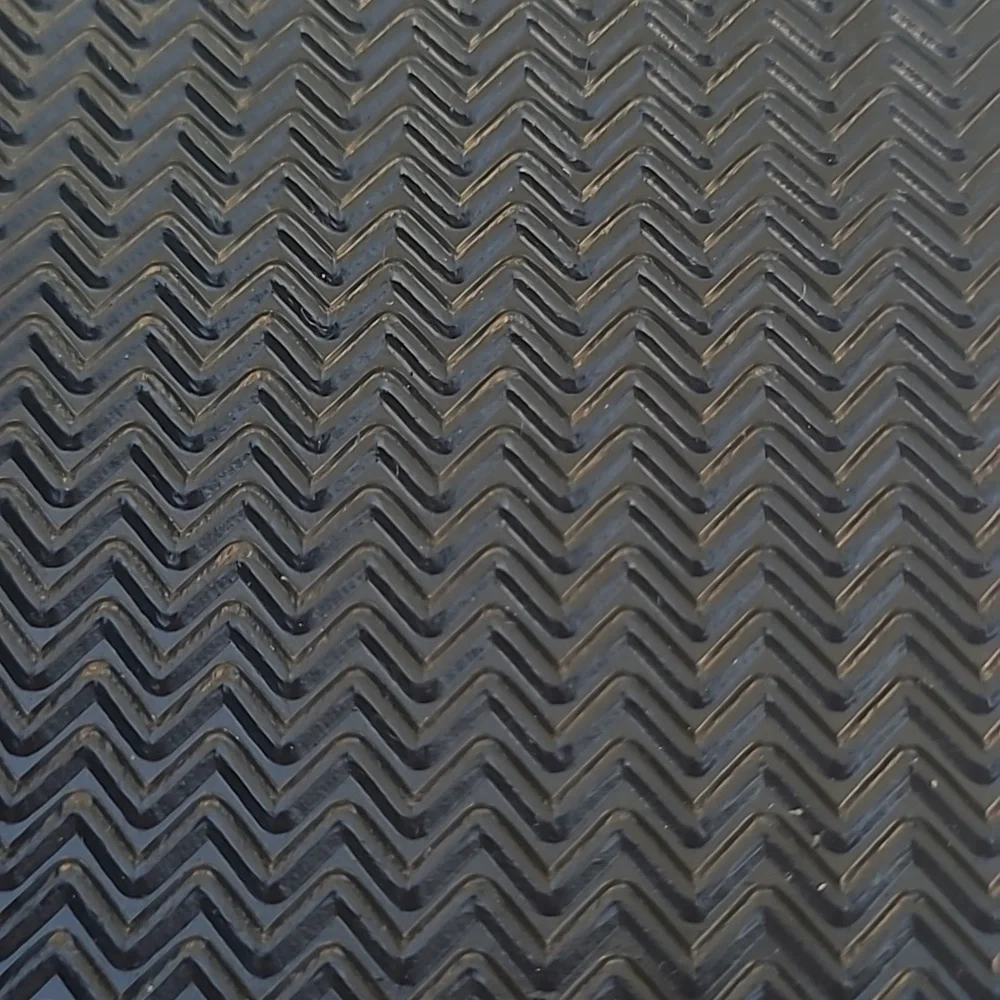 totes geometric rubber